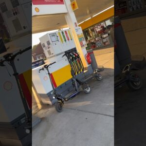 【キックボード】最近の電動キックボードに乗ってる人運転荒く無いですか？ #automobile #アイネットレンタカー #格安レンタカー
